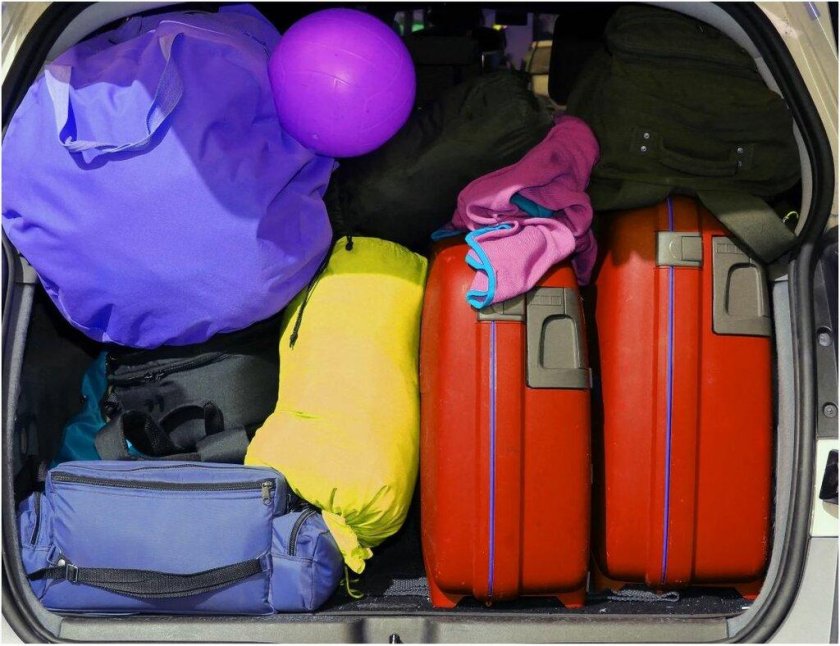 Путешествие семьей с кучей багажа