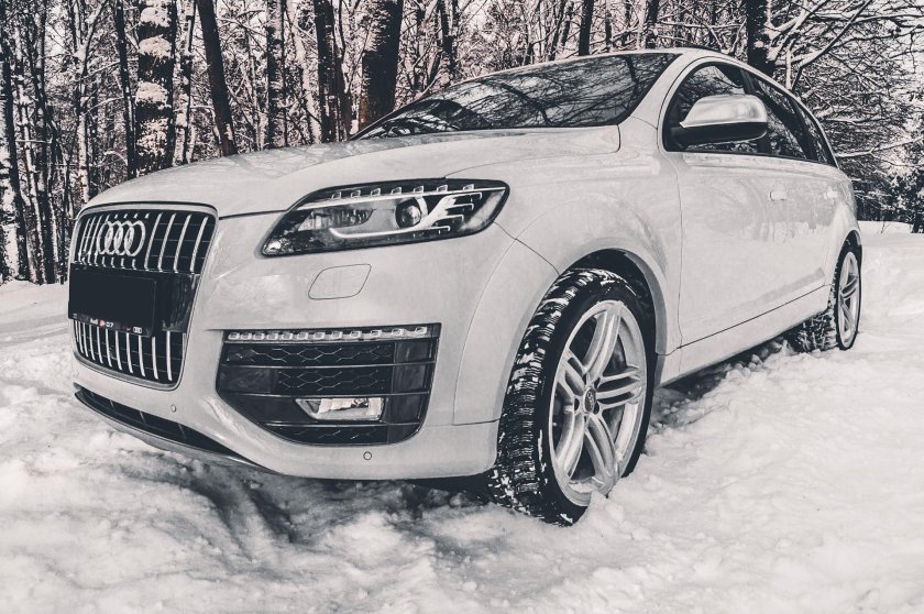 Ауди ку 7 белая