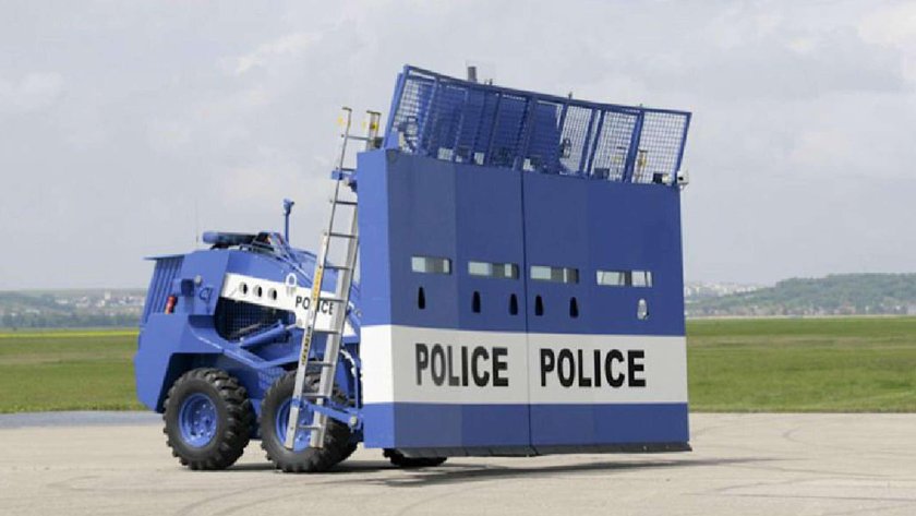 Бронированный погрузчик Bozena