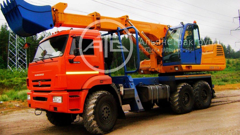 Экскаватор-планировщик UDS-114