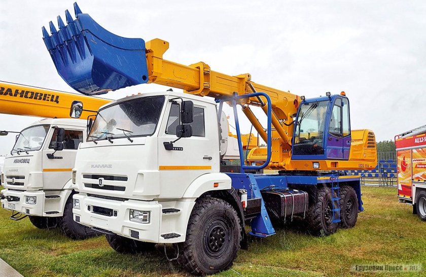 Экскаватор-планировщик UDS-114