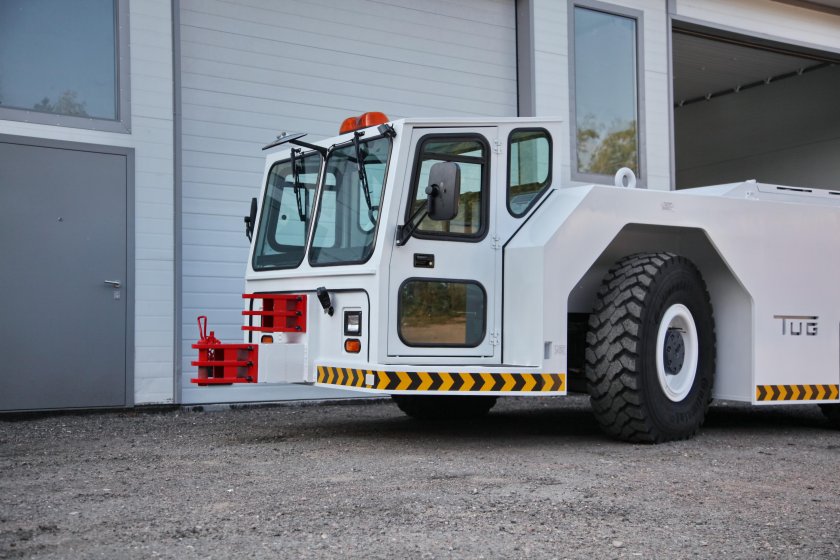 Масса аэродромного тягача