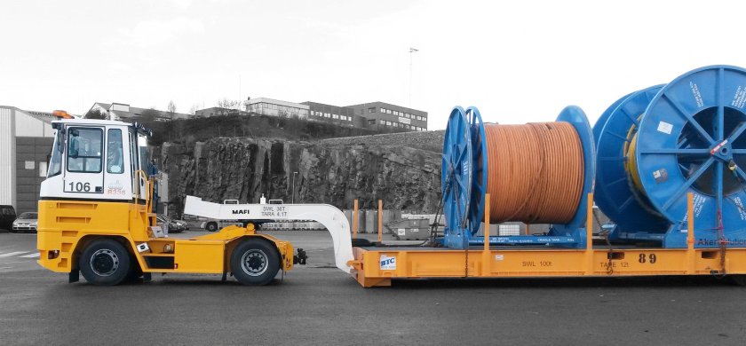 Портовый тягач Mafi