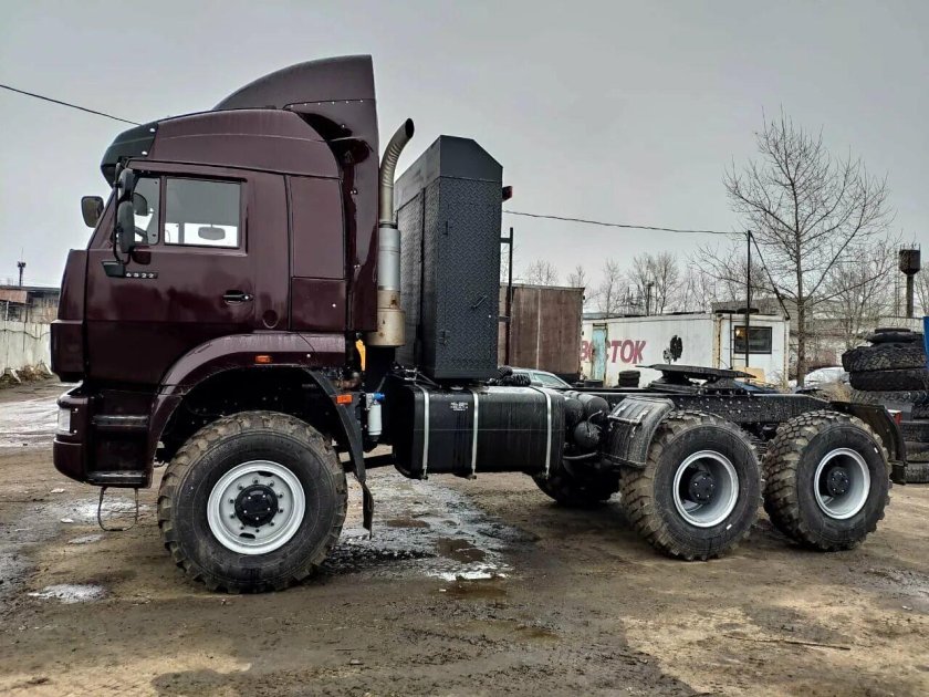 КАМАЗ 65225 тягач