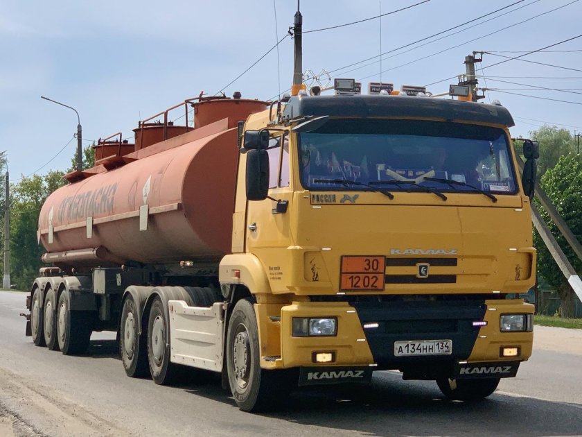 КАМАЗ 6520 на батонах