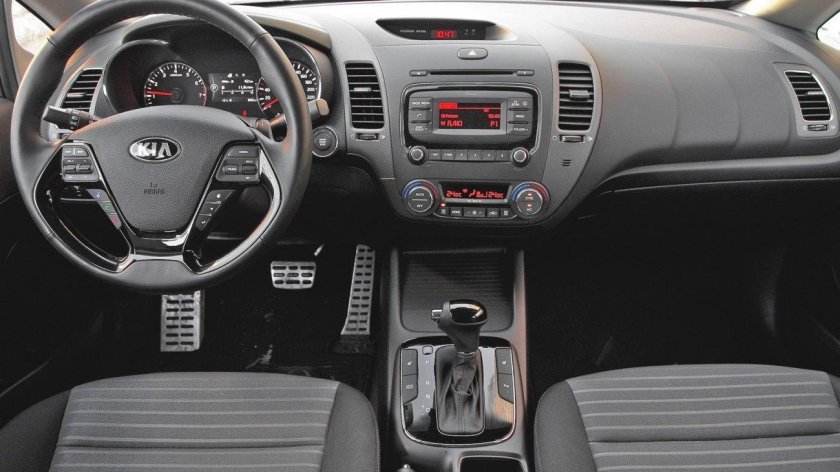 Kia Cerato 3 салон