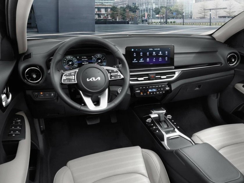 Kia Cerato 2022 салон