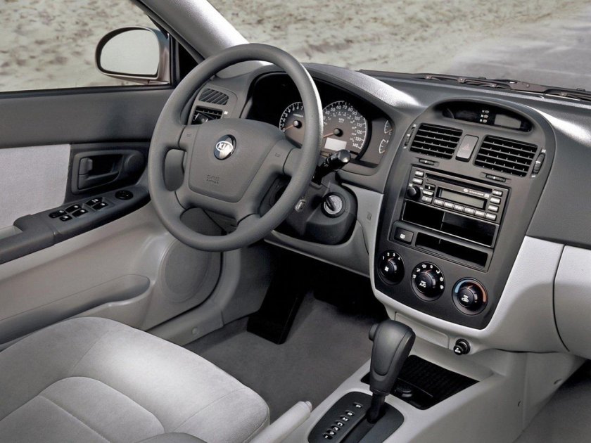 Kia Spectra салон