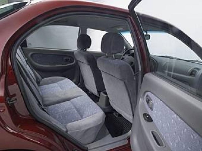 Киа спектра салон сзади