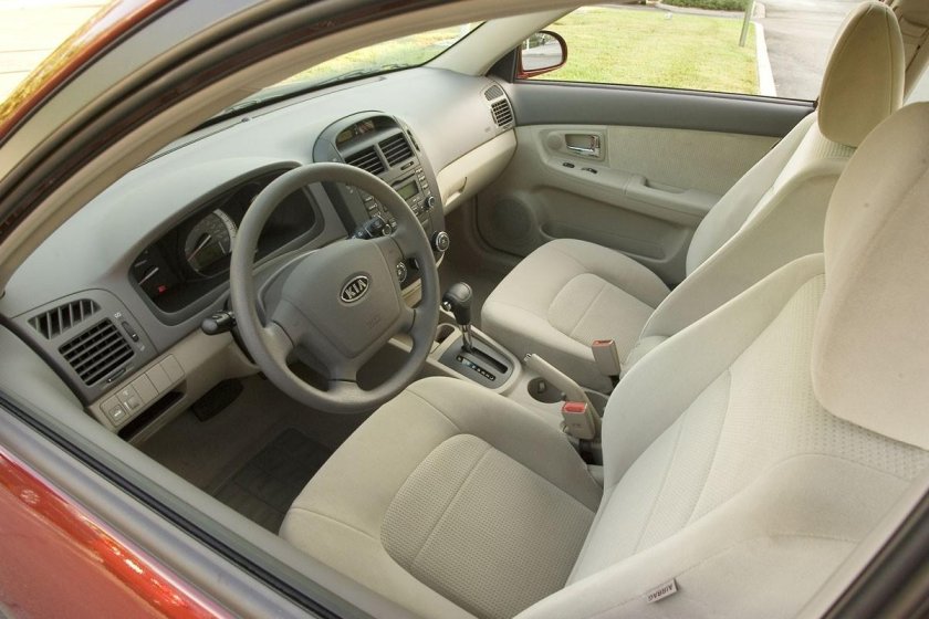 Kia Spectra 2009 салон