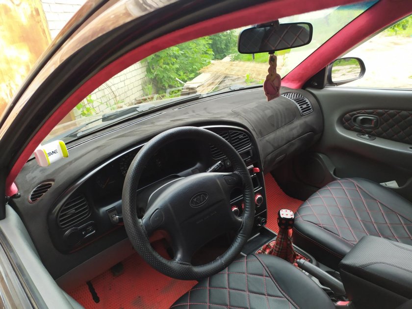 Kia Spectra черный салон