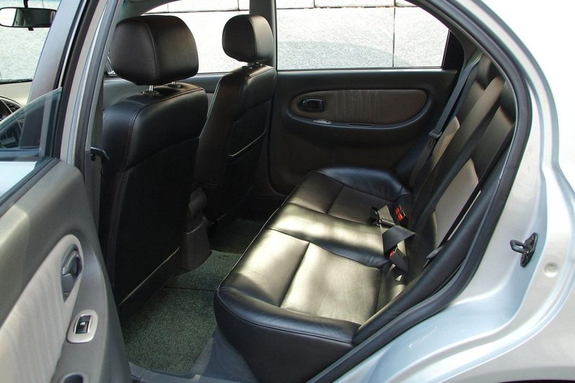 Kia Spectra 2007 салон сзади