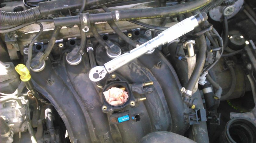 Впускной коллектор Пежо 406 1.8