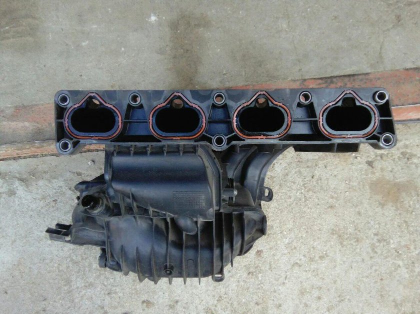 Впускной коллектор Пежо 308