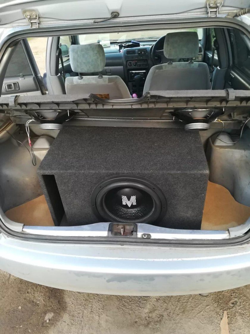 Toyota Starlet багажник