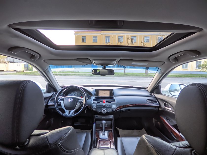 Шевроле Малибу с панорамной крышей