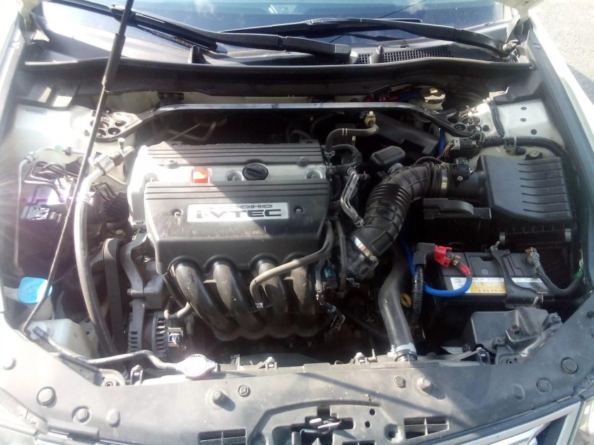 Honda Accord 2.4 под капотом