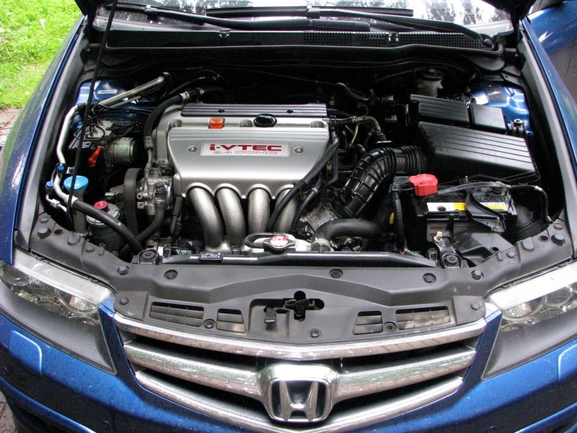 Хонда Аккорд 2008 под капотом