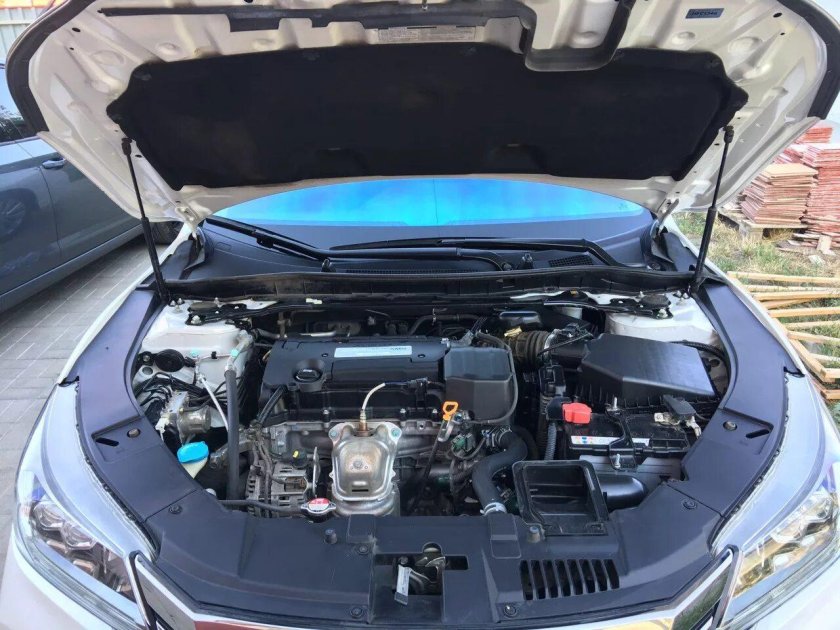 Аккорд 9 под капотом