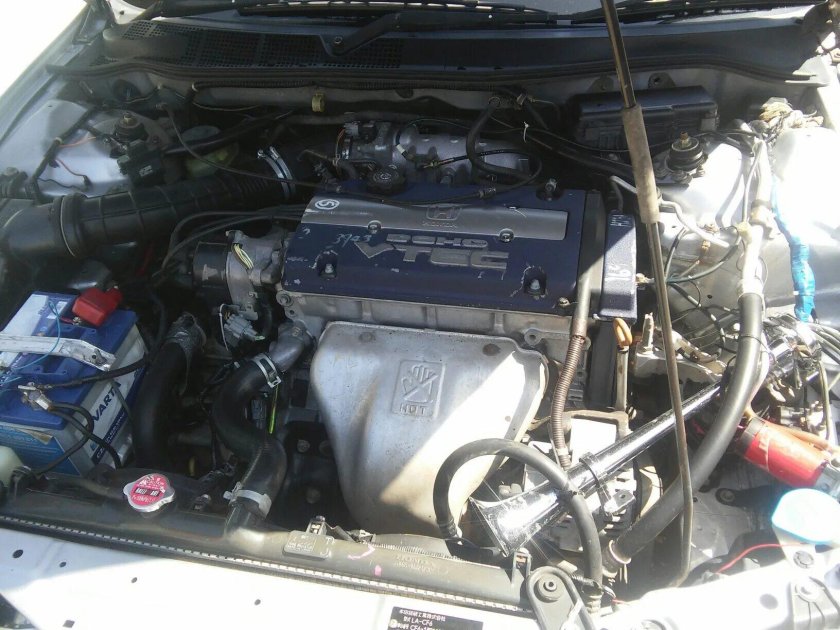 Хонда Аккорд 6 под капотом