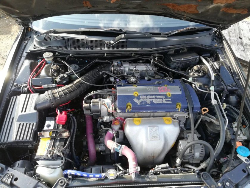 Подкапотка Honda Accord 6