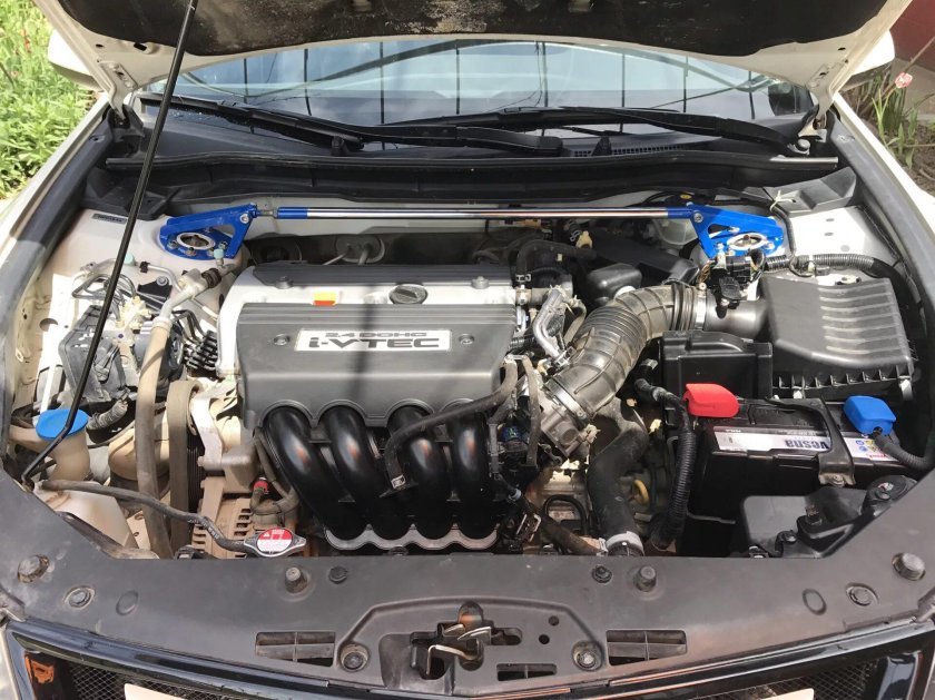 Honda Accord 8 2.4 подкапотка