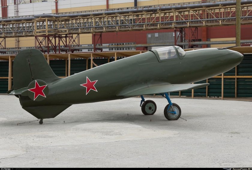 Первый Советский реактивный самолет би 1