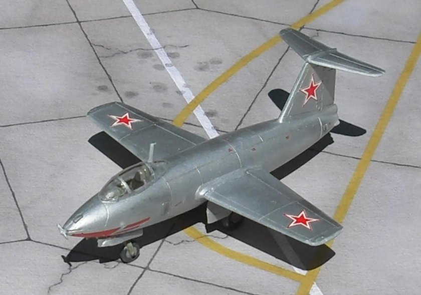 Истребитель-перехватчик и-270 ж