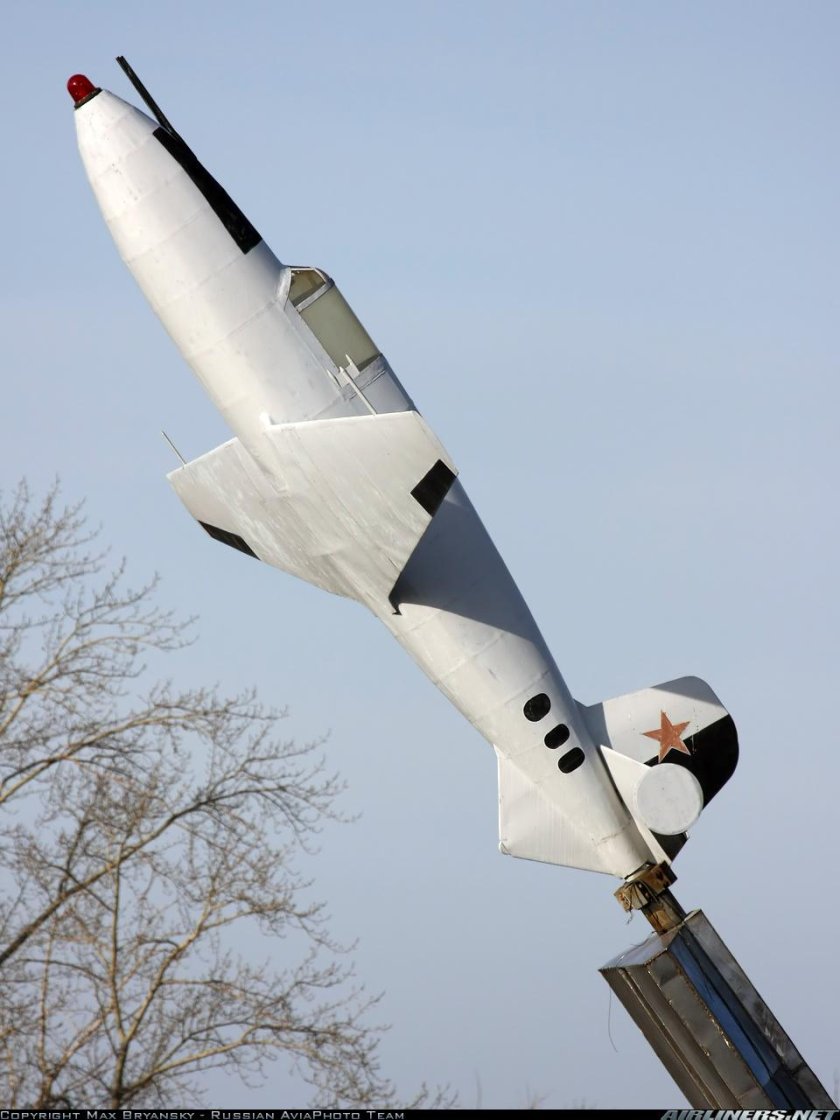 Ракетный истребитель би-1