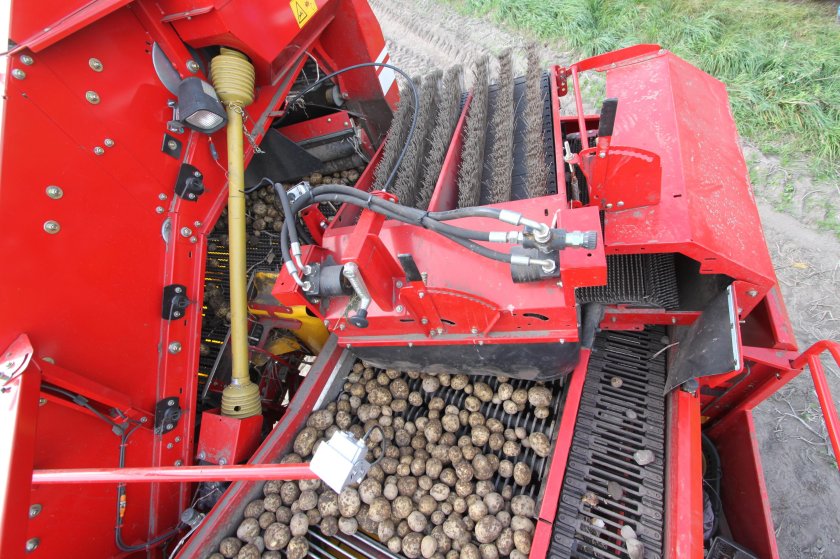 Мини картофелеуборочный комбайн для т25