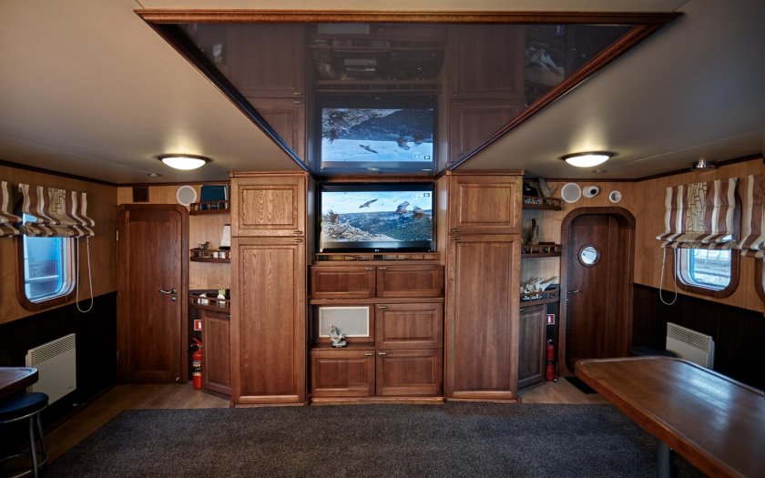 Валерий Бухнер теплоход