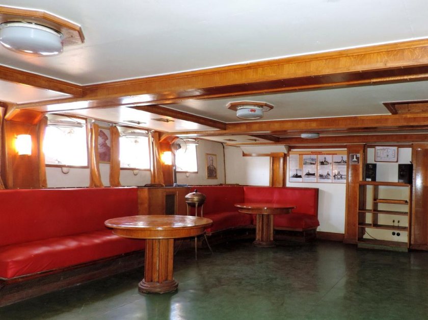 Теплоход Михаил Кутузов