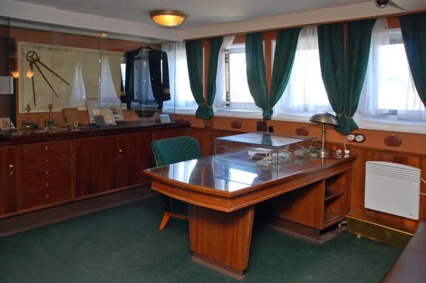 Кают компания крейсера Петр Великий