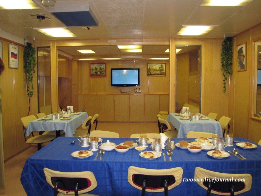 Кают компания на подводной лодке