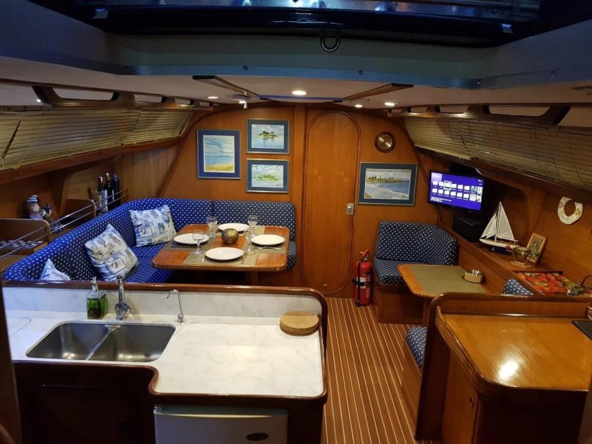 Mangusta 108 каюты