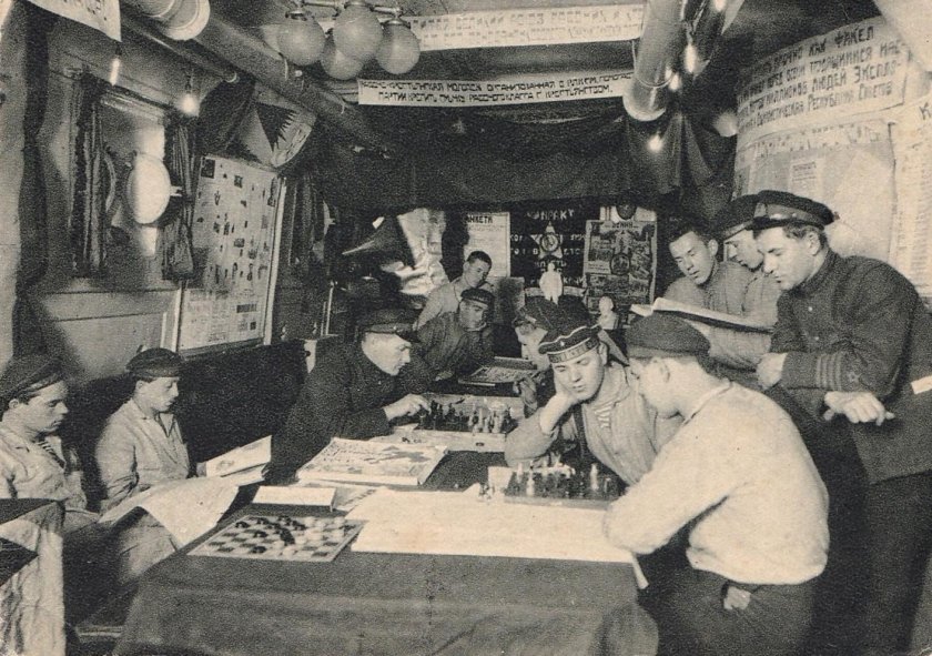 Кают-компания броненосца "Цесаревич"