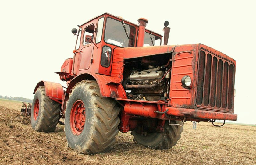 Кировец к 700