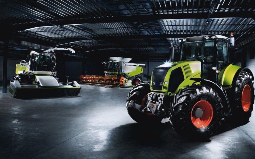 Трактор CLAAS