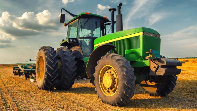 Трактор колесный