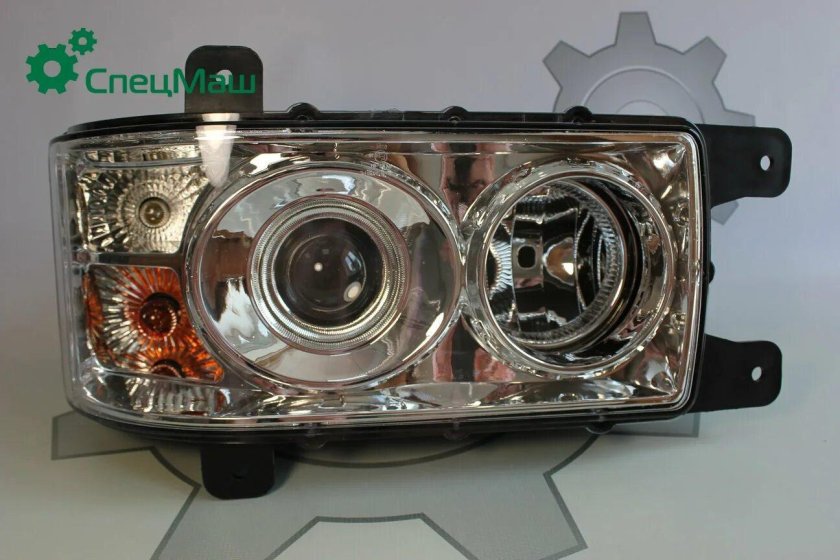 Фара левая КАМАЗ 6520