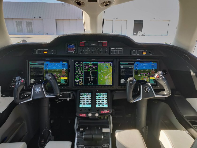 Honda Jet 420 Cockpit
