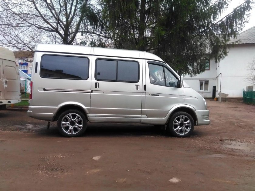 ГАЗ Соболь r18