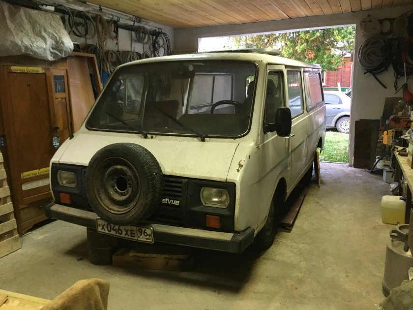 Полноприводный РАФ 2203