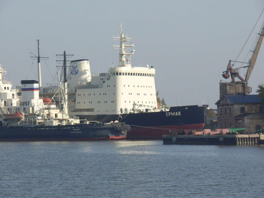 Ледокол Ермак СПБ