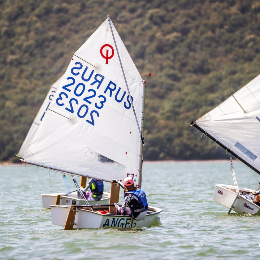 Оптимист лодка парусная