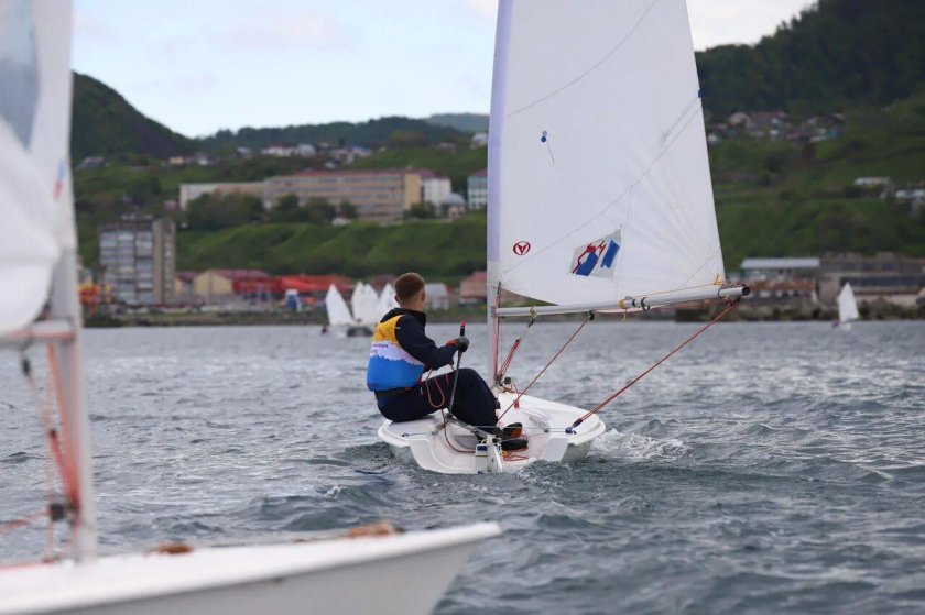 Соревнование яхта оптимиста