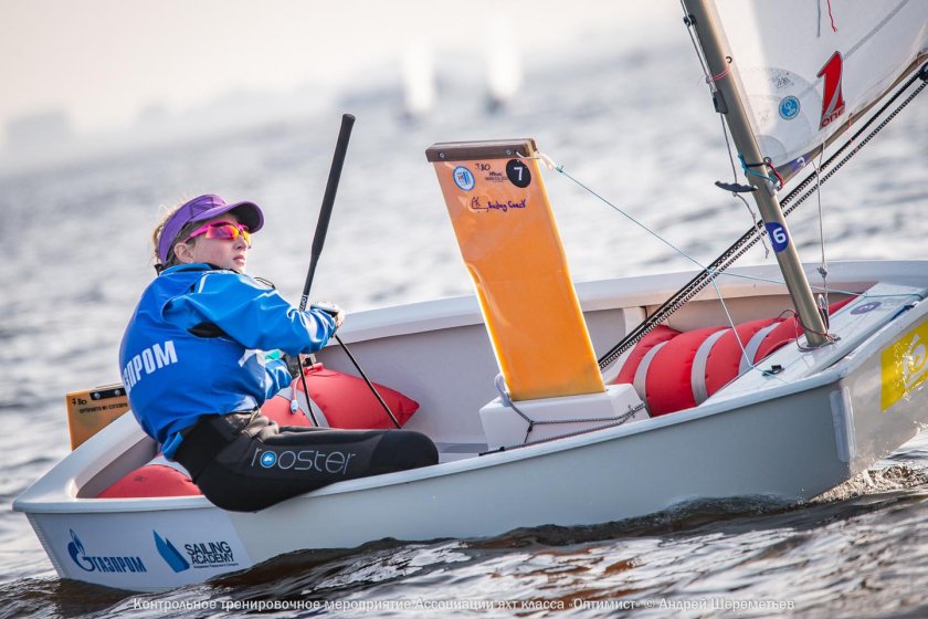 Швертбот яхта оптимист