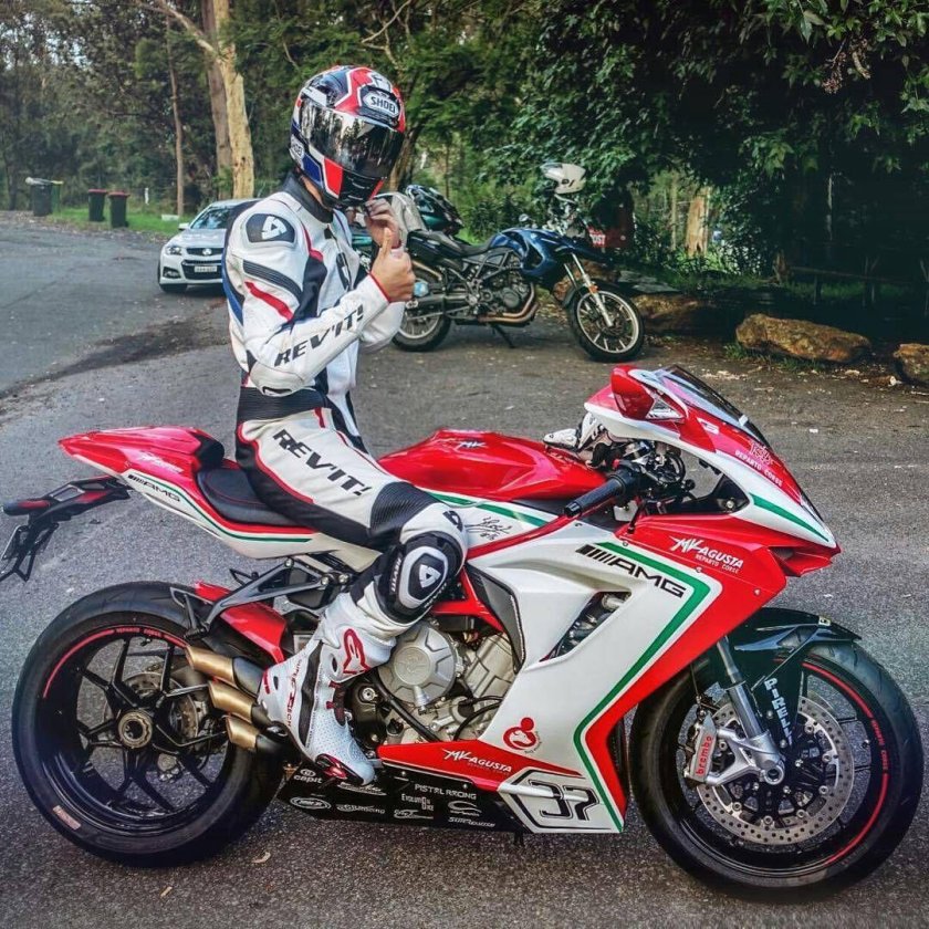 Итальянский литровый спортбайк