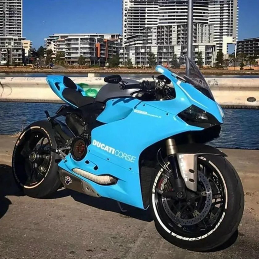 Мотоцикл Сузуки r1