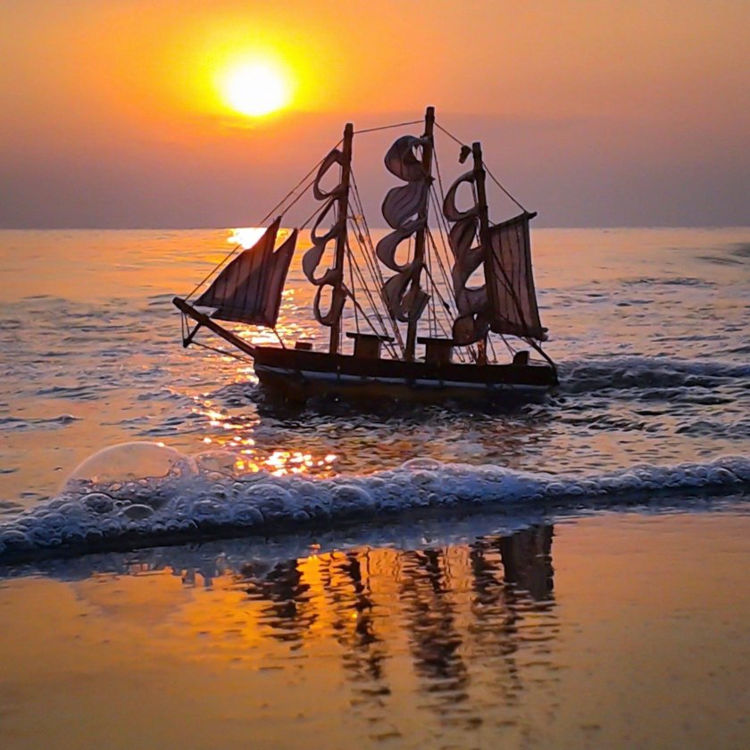 Красивый корабль